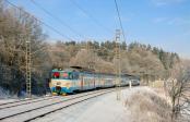 Electric multiple units and railcars