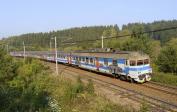 Electric multiple units and railcars