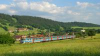 Electric multiple units and railcars