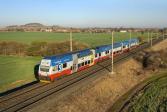 Electric multiple units and railcars