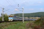 Electric multiple units and railcars