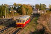 Diesel multiple units and railcars