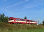 Diesel multiple units and railcars