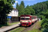 Diesel multiple units and railcars