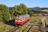 Diesel multiple units and railcars