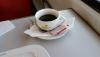 Bazén kávy bez cremy vydávaný za espresso, foto: Aleš Petrovský