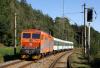 363.021 v čele osobního vlaku, foto: Ondík